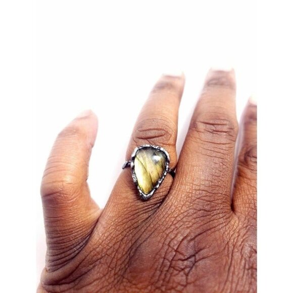 Labradorite Crystal Ring - Picture 11 of 12